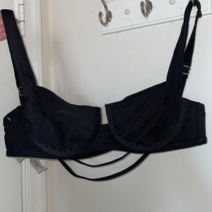 Never worn Victoria’s Secret adjustable swim top